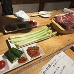 肉小屋 - 