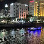 QUON RIVER TERRACE - 川向こうは中洲屋台が立ち並んでます