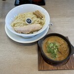 Fujiyama Go Go - 濃厚つけ麺 