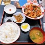 Mampuku Tei - 酢豚定食 税込880円（R5.2時点）