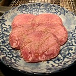 炭火焼肉 華やま - 極の上タン（塩）