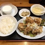 福菜 - ◆ 鶏のからあげ定食 ¥880-
            ※ご飯一杯までおかわり可能。