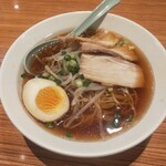 王記厨房 - 2023年8月10日(木)  醤油ラーメン  750円