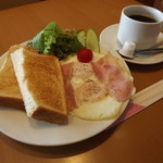 カメダ珈琲 - モーニングセットの「ベーコンエッグセット」490円