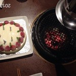 やきにくポッサムチプ - 別途お祝いのケーキ　パティスリィ　ビスキュイ　牛乳のムース2013.9.23(月祝)17時5000円千田店長お任せコース5名予約感激＼(◎o◎)／