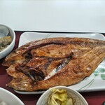 四日市ヒモノ食堂 - 大きい真ほっけ