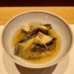 鮓 きずな - 鳴門 鮑 蒸し寿司、干し貝柱の餡で