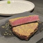 元麻布 牛牛 離宮 - 上州かとう牛のシャトーブリアン。美味し。