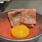 元麻布 牛牛 離宮 - 内モモの焼きすき焼き。美味し。