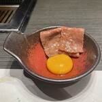 元麻布 牛牛 離宮 - 内モモの焼きすき焼き。美味し。