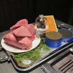 元麻布 牛牛 離宮 - 食材。