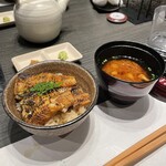 元麻布 牛牛 離宮 - 煮穴子とゆずの土鍋ご飯と赤出汁。美味し。