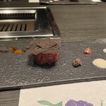 元麻布 牛牛 離宮 - トリュフユッケ。美味し。