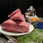 元麻布 牛牛 離宮 - 食材。