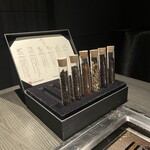 元麻布 牛牛 離宮 - コーヒー豆と紅茶の茶葉。