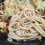 立喰そば かしやま - お汁を吸うとこんな感じ