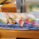 磯料理 かね八寿し - 地魚は握り (3000円ぐらい)