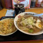 Ajihei Kawagecho Ten - あじへい拉麵迷你炒飯套餐1180日圓