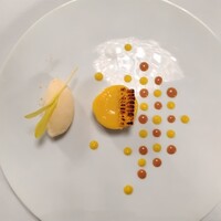 プレスキル - 坂田さんの絶品トウモロコシのアイスクリームとフラン カラメル風味のソース