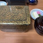 うなぎ割烹山田 - うな重は2段重ね