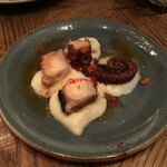 Seafood & Tapas LUBINA - タコのガリシア風