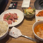 Yakiniku Seikouen - 平日限定ランチ和牛切り落とし定食