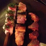 Funky Chicken Bar Morigen - 焼鳥盛合せ その1
                      順番に焼いてくれるので熱々で美味しい！