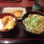 四代目横井製麺所 - ミニ丼セット（鶏玉丼＋かけうどん＋アジフライ）