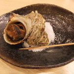 沼津魚がし鮨 流れ鮨 - サザエの壺焼き(600円)