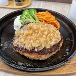 Hamburg diner maru - ハンバーグ　210g. シャリアピンソース