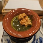 天婦羅 みやしろ - 肝ソースに投入し馬糞ウニも