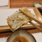 天婦羅 みやしろ - 背中側の太刀魚