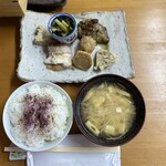 Kisetsu ryourikazu - 副菜の多さに注目。880円