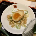 ラーメン工房　はっぴ - 黒ランチ(+¥250)の小鉢(ネギもやし和えと半熟卵)