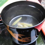 葉山 日影茶屋 - 日影茶屋　吸物（鮎魚醤仕立大葉じゅんさい）