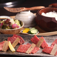 京焼肉 新 の極上塩焼肉膳ランチ