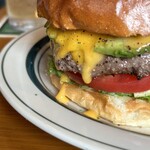 THE CORNER Hamburger & Saloon - チェダーチーズトッピング