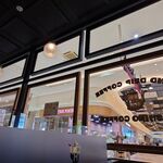 星乃珈琲店 - 店内から観た店外