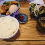 大衆食堂ゆしまホール - 豚の角煮定食(23-08)