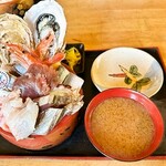 お食事酒処和 - メガ海鮮丼