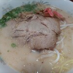 旨い門 - ラーメンにズーム！