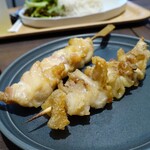 Yokohama Ume Ya Chicken Every Day - もも串と皮串