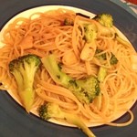 ROTORO - 今日は食欲なく、あっさり塩味のアンチョビとブロッコリーで癒されました。何でも美味しいな〜