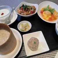 雪園 京橋店 - 今週のランチ1590円　全体　これはお手頃だし美味しいし、お店もキレイだし。