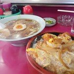 お食事処 大将 - ラーメン450円とカツ丼650円