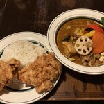 Rojiura Curry SAMURAI. - 侍．まつり（３種）（トッピングは、侍．ザンギ・チキン１／２・豚角煮、レギュラースープ、ちょい辛、ライスＭ）