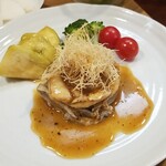 キッチン ブルー グローブ - 太刀魚のポワレのアップ