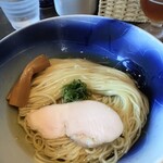 ramen case-k - 麺は冷水でキリリと〆られてる。