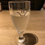 Tsurutontanudonnudoruburasseri - お冷の入ったグラス（ワイングラスの様）
