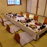 関屋 - 夕食のセッティング